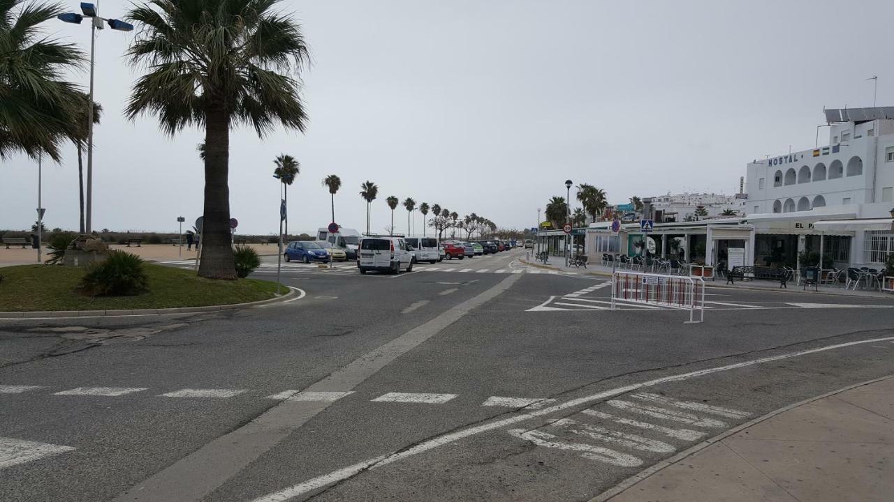 Calle Carril De La Fuente Apartamento Conil De La Frontera Luaran gambar